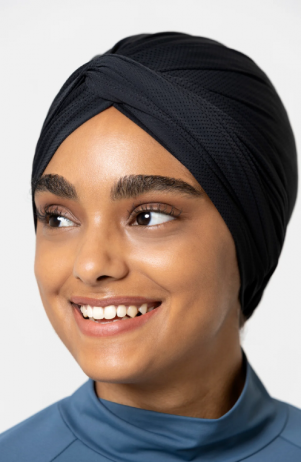 Turban hijab dengan sentuhan sporty